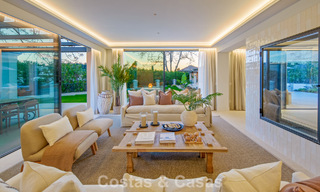 Villa mediterránea de lujo en venta, en primera línea de golf, en una prestigiosa urbanización de Nueva Andalucía, Marbella 803338 