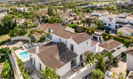 Villa de lujo española contemporánea con vistas panorámicas al mar en venta en Marbella - Benahavís 803347