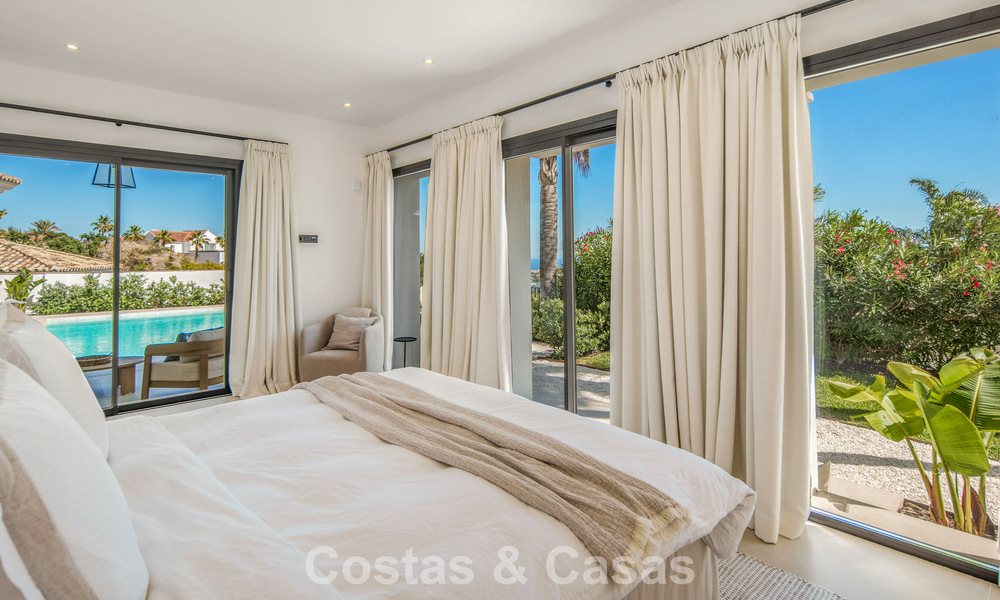Villa de lujo española contemporánea con vistas panorámicas al mar en venta en Marbella - Benahavís 803349