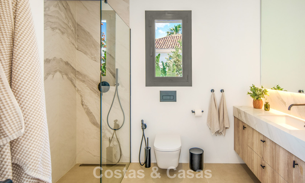 Villa de lujo española contemporánea con vistas panorámicas al mar en venta en Marbella - Benahavís 803371