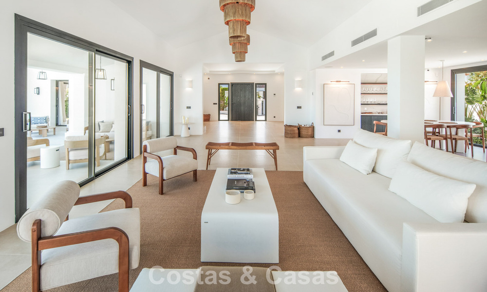 Villa de lujo española contemporánea con vistas panorámicas al mar en venta en Marbella - Benahavís 803381