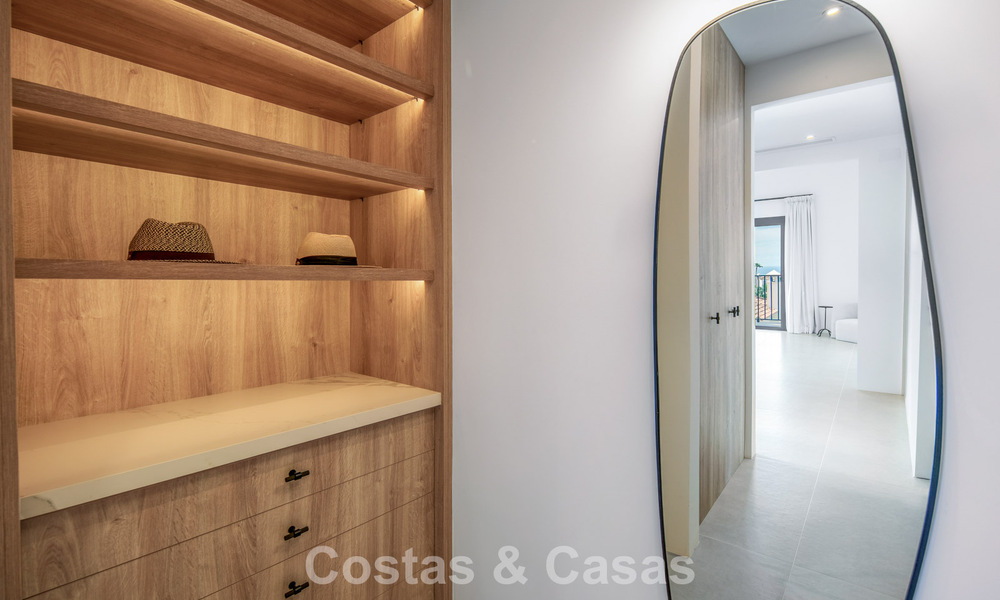 Villa de lujo española contemporánea con vistas panorámicas al mar en venta en Marbella - Benahavís 803384