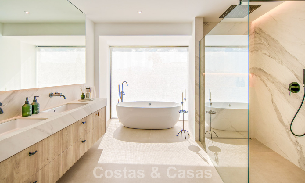 Villa de lujo española contemporánea con vistas panorámicas al mar en venta en Marbella - Benahavís 803390