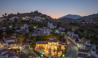 Elegante villa de lujo con arquitectura mediterránea en venta en el Valle del Golf de Nueva Andalucía, Marbella 803413 