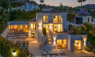Elegante villa de lujo con arquitectura mediterránea en venta en el Valle del Golf de Nueva Andalucía, Marbella 803417 