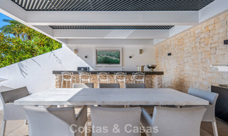 Elegante villa de lujo con arquitectura mediterránea en venta en el Valle del Golf de Nueva Andalucía, Marbella 803424 