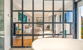 Elegante villa de lujo con arquitectura mediterránea en venta en el Valle del Golf de Nueva Andalucía, Marbella 803435 