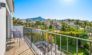 Elegante villa de lujo con arquitectura mediterránea en venta en el Valle del Golf de Nueva Andalucía, Marbella 803437 
