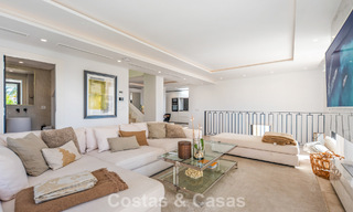Elegante villa de lujo con arquitectura mediterránea en venta en el Valle del Golf de Nueva Andalucía, Marbella 803441 