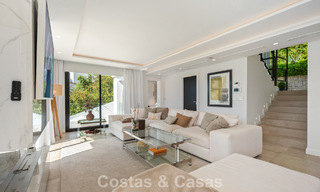 Elegante villa de lujo con arquitectura mediterránea en venta en el Valle del Golf de Nueva Andalucía, Marbella 803442 