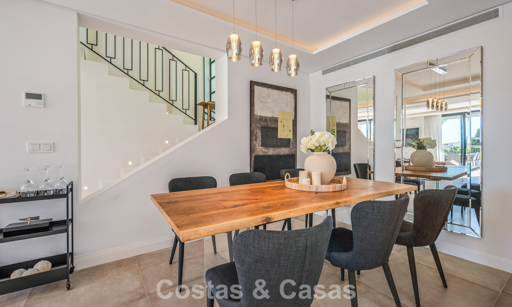 Elegante villa de lujo con arquitectura mediterránea en venta en el Valle del Golf de Nueva Andalucía, Marbella 803443