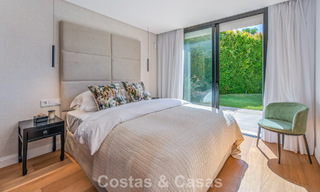 Elegante villa de lujo con arquitectura mediterránea en venta en el Valle del Golf de Nueva Andalucía, Marbella 803454 