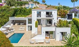 Elegante villa de lujo con arquitectura mediterránea en venta en el Valle del Golf de Nueva Andalucía, Marbella 803469 