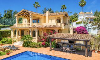 Amplia villa mediterránea con vistas al mar y un fantástico potencial de renovación en venta en La Quinta, Marbella - Benahavís 803474 