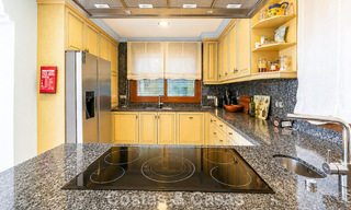 Amplia villa mediterránea con vistas al mar y un fantástico potencial de renovación en venta en La Quinta, Marbella - Benahavís 803482 