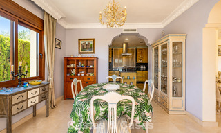 Amplia villa mediterránea con vistas al mar y un fantástico potencial de renovación en venta en La Quinta, Marbella - Benahavís 803483 