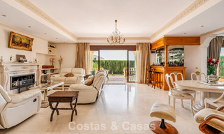 Amplia villa mediterránea con vistas al mar y un fantástico potencial de renovación en venta en La Quinta, Marbella - Benahavís 803484 