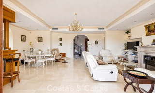 Amplia villa mediterránea con vistas al mar y un fantástico potencial de renovación en venta en La Quinta, Marbella - Benahavís 803486 