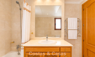 Amplia villa mediterránea con vistas al mar y un fantástico potencial de renovación en venta en La Quinta, Marbella - Benahavís 803497 
