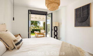 Villa de lujo de una sola planta con arquitectura española y acceso directo al campo de golf en venta en Marbella - Benahavís 803537 