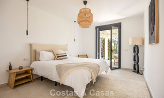 Villa de lujo de una sola planta con arquitectura española y acceso directo al campo de golf en venta en Marbella - Benahavís 803538 