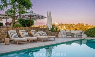 Villa de lujo de una sola planta con arquitectura española y acceso directo al campo de golf en venta en Marbella - Benahavís 803544 