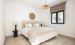 Villa de lujo de una sola planta con arquitectura española y acceso directo al campo de golf en venta en Marbella - Benahavís 803548 