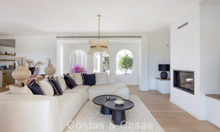 Villa de lujo de una sola planta con arquitectura española y acceso directo al campo de golf en venta en Marbella - Benahavís 803550 