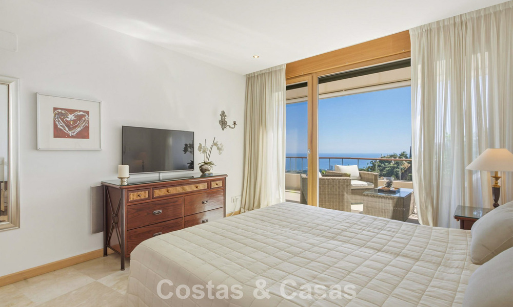 Apartamento listo para entrar a vivir con vistas panorámicas al mar en venta al este del centro de Marbella 803556