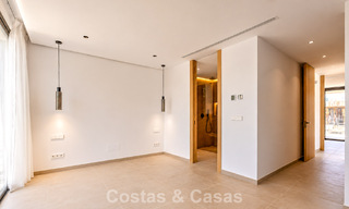 Nueva, exclusiva villa moderna lista para entrar a vivir en venta en una zona de playa cerca de San Pedro, Marbella 803562 