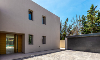 Nueva, exclusiva villa moderna lista para entrar a vivir en venta en una zona de playa cerca de San Pedro, Marbella 803567 