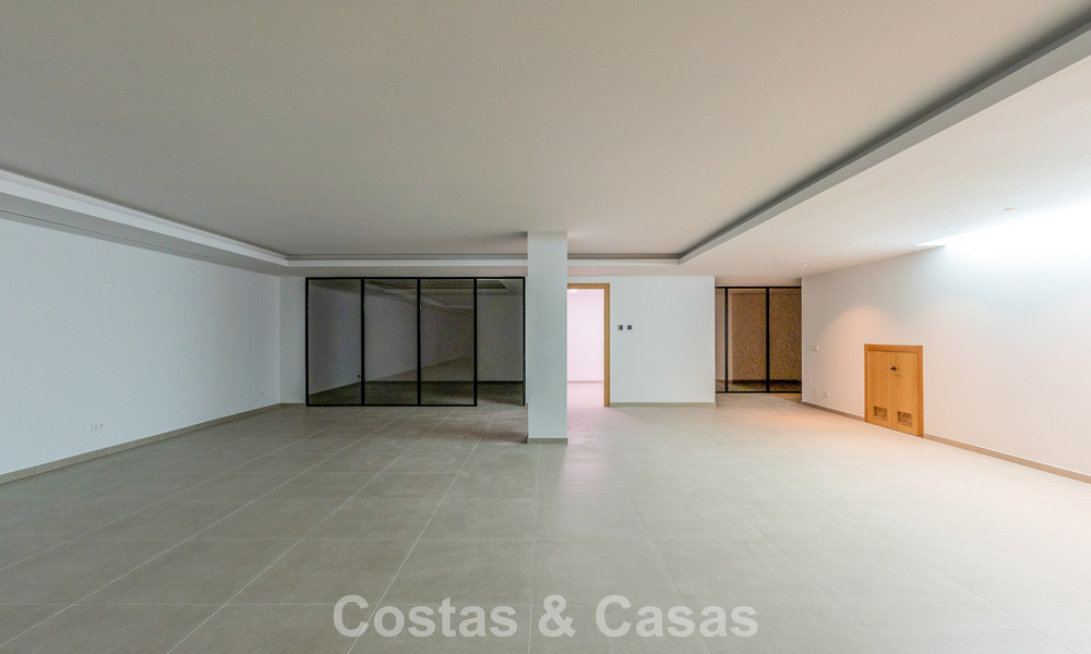 Nueva, exclusiva villa moderna lista para entrar a vivir en venta en una zona de playa cerca de San Pedro, Marbella 803576