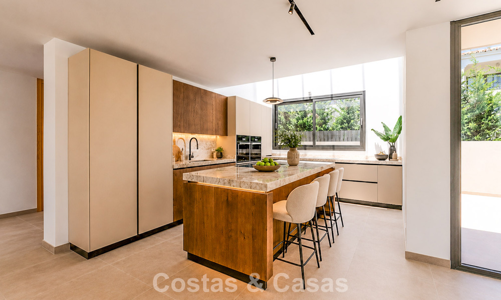 Nueva, exclusiva villa moderna lista para entrar a vivir en venta en una zona de playa cerca de San Pedro, Marbella 803598