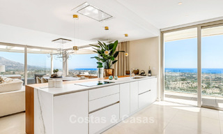 Exclusivo ático dúplex contemporáneo con vistas panorámicas al mar en venta en Marbella - Benahavís 803778 