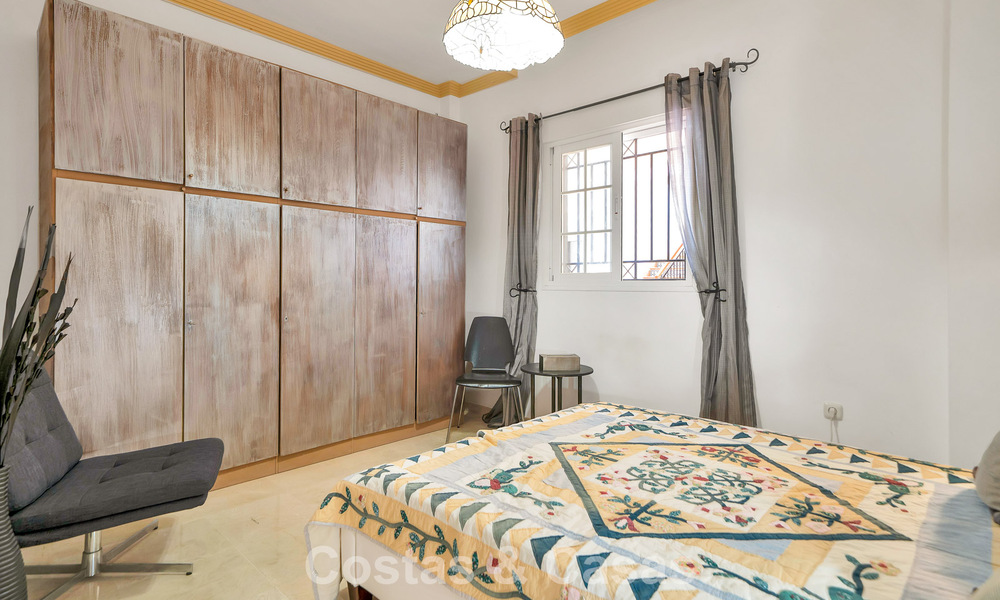 Amplio apartamento con una magnífica terraza en venta a poca distancia de los servicios en Aloha, Nueva Andalucía, Marbella 803632