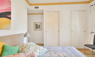 Amplio apartamento con una magnífica terraza en venta a poca distancia de los servicios en Aloha, Nueva Andalucía, Marbella 803641 