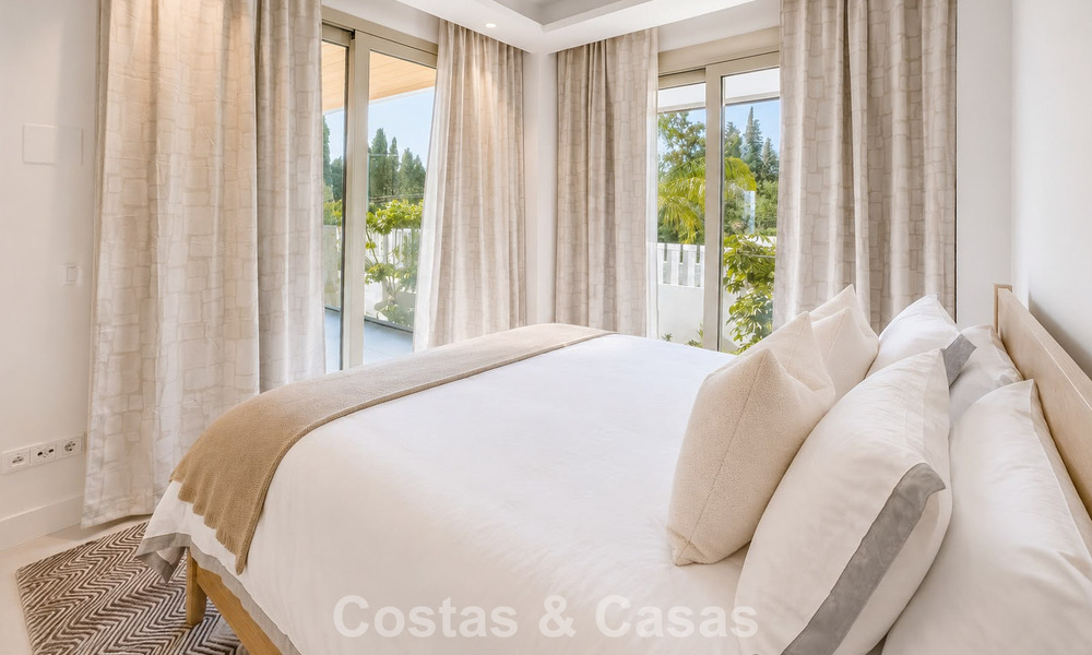 Exclusivo apartamento moderno de 3 dormitorios listo para entrar a vivir en venta en la Milla de Oro de Marbella 803784