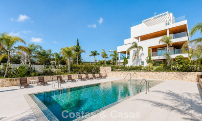 Exclusivo apartamento moderno de 3 dormitorios listo para entrar a vivir en venta en la Milla de Oro de Marbella 803787