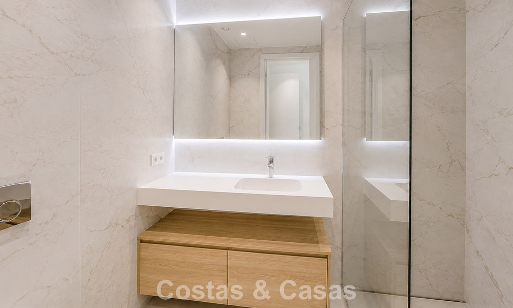 Exclusivo apartamento moderno de 3 dormitorios listo para entrar a vivir en venta en la Milla de Oro de Marbella 803790