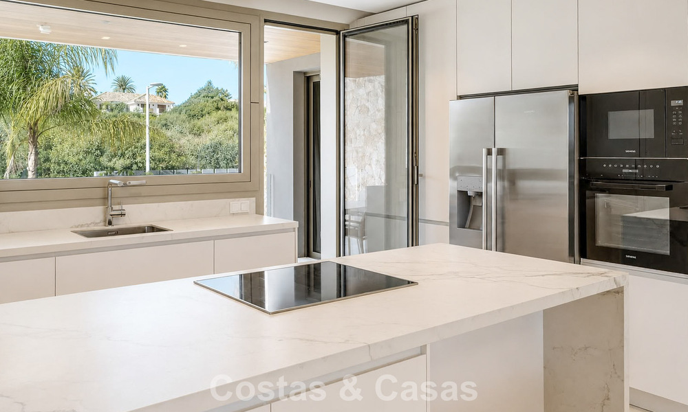 Exclusivo apartamento moderno de 3 dormitorios listo para entrar a vivir en venta en la Milla de Oro de Marbella 803794