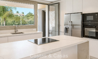 Exclusivo apartamento moderno de 3 dormitorios listo para entrar a vivir en venta en la Milla de Oro de Marbella 803794 