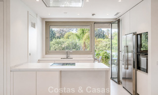 Exclusivo apartamento moderno de 3 dormitorios listo para entrar a vivir en venta en la Milla de Oro de Marbella 803808 