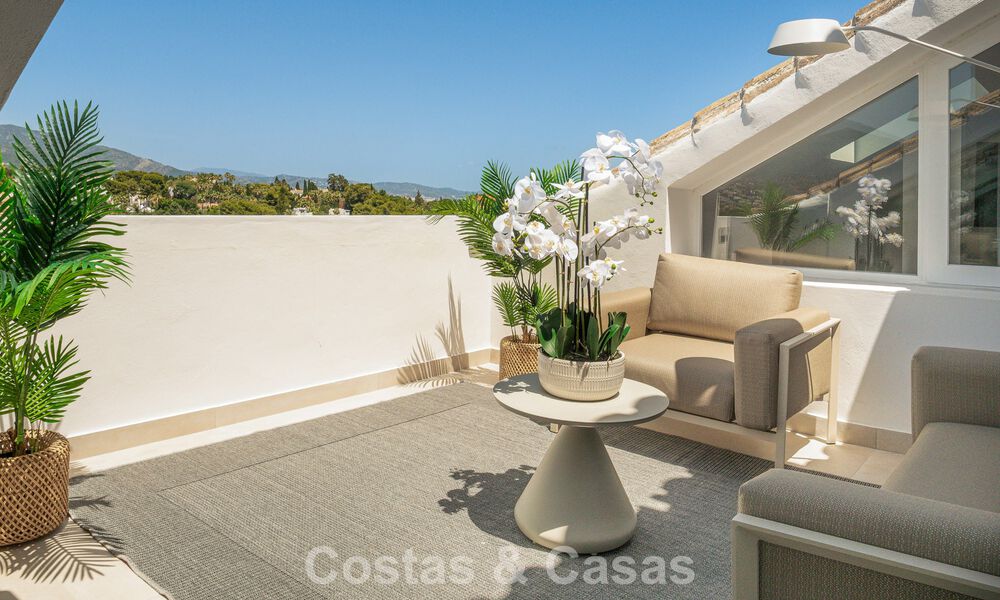 Ático boutique en venta a poca distancia a pie de los servicios y de Puerto Banús, Nueva Andalucía, Marbella 803831
