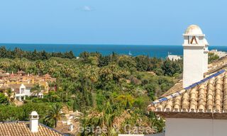 Ático boutique en venta a poca distancia a pie de los servicios y de Puerto Banús, Nueva Andalucía, Marbella 803835 