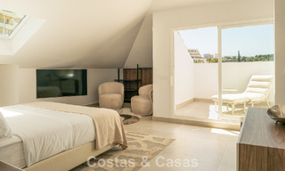 Ático boutique en venta a poca distancia a pie de los servicios y de Puerto Banús, Nueva Andalucía, Marbella 803837 