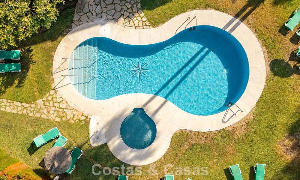 Ático boutique en venta a poca distancia a pie de los servicios y de Puerto Banús, Nueva Andalucía, Marbella 803844
