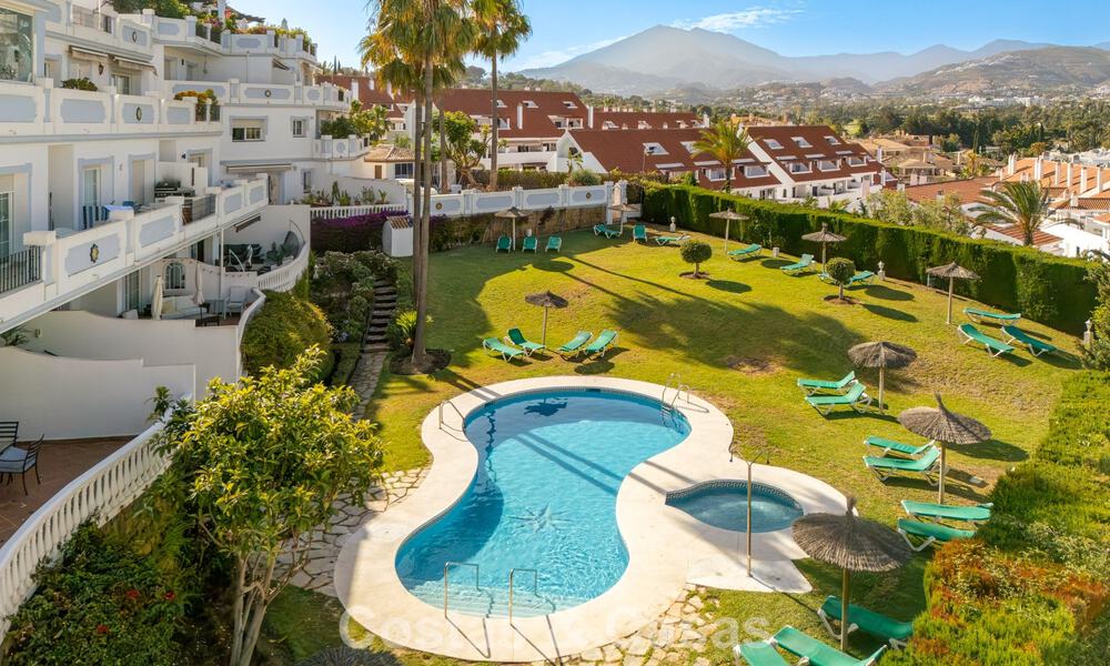 Ático boutique en venta a poca distancia a pie de los servicios y de Puerto Banús, Nueva Andalucía, Marbella 803845
