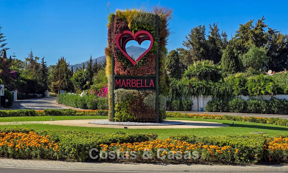 Ático boutique en venta a poca distancia a pie de los servicios y de Puerto Banús, Nueva Andalucía, Marbella 804110