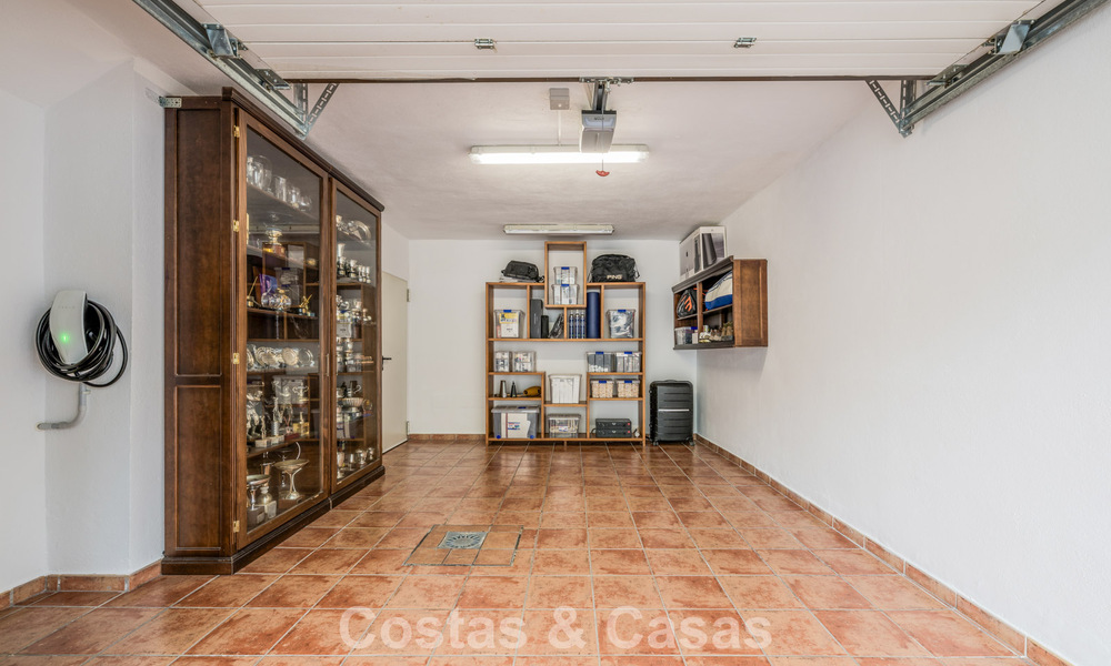 Exclusiva vivienda pareada con solárium en la azotea en venta en la Milla de Oro de Marbella 803849