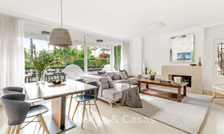 Exclusiva vivienda pareada con solárium en la azotea en venta en la Milla de Oro de Marbella 803851 
